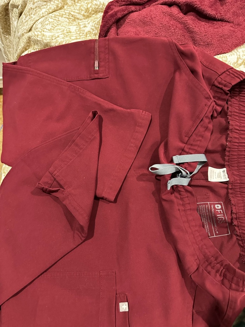 FIGS Women’s Scrub sets - 7 pairs total